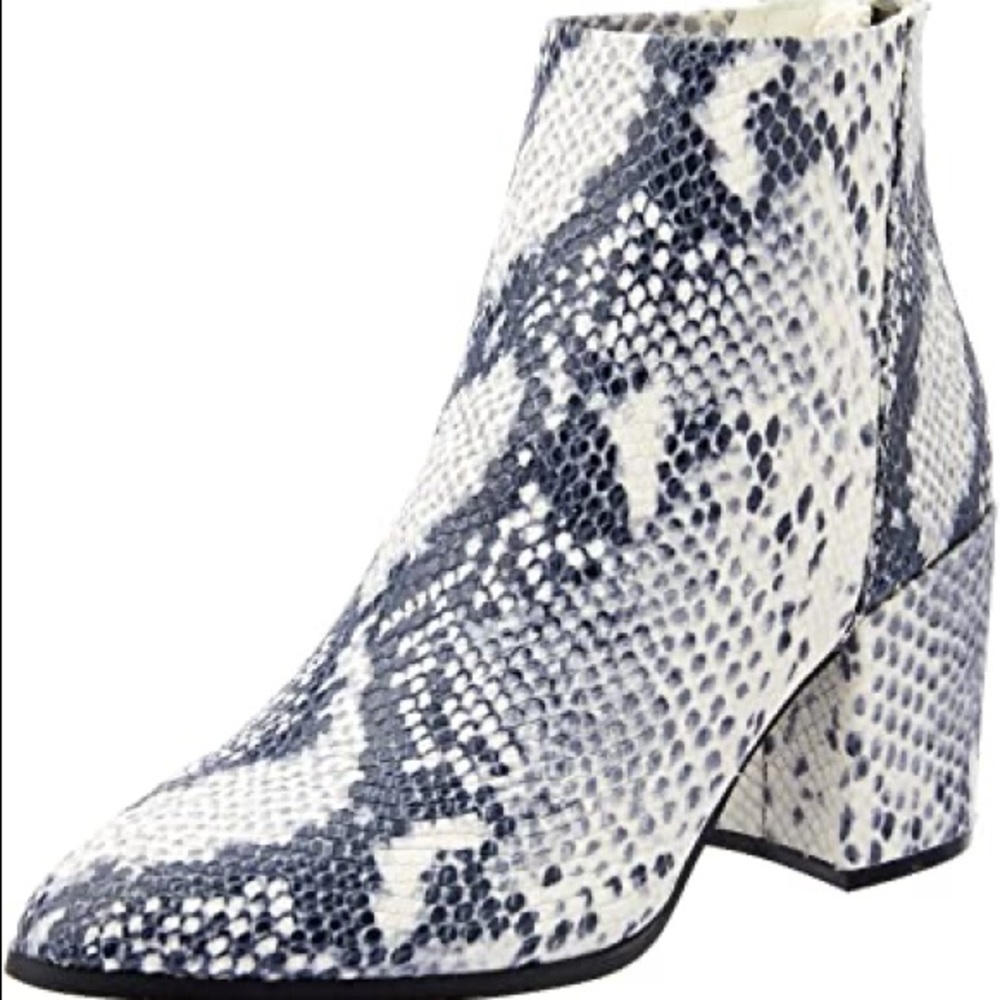 Steve Madden Jillian Bootie size 9